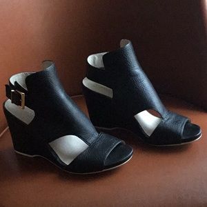 Black Wedge-Heel Shoes
